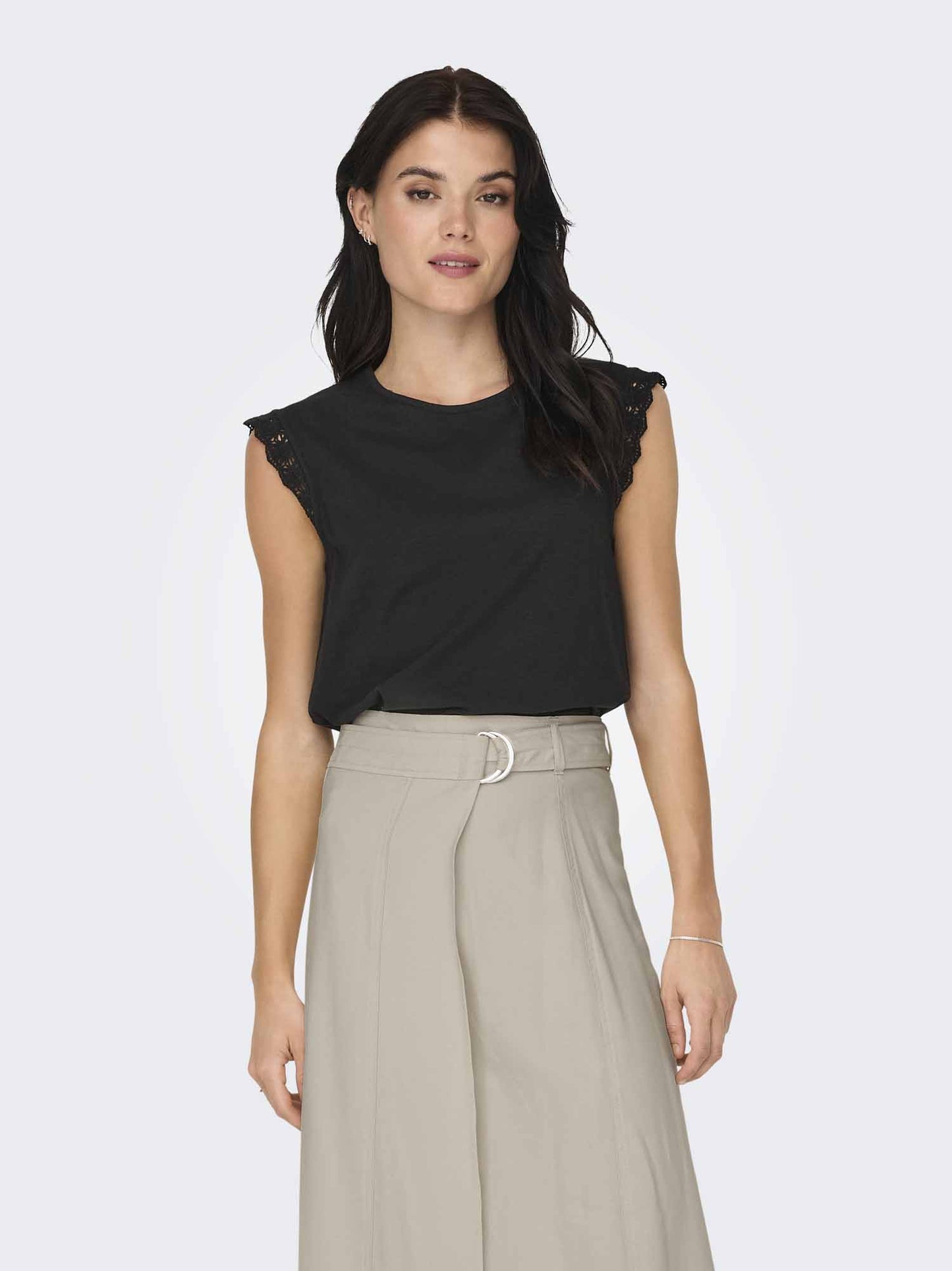 Jacqueline de Yong Salva, t-shirt donna maniche corte nera casual