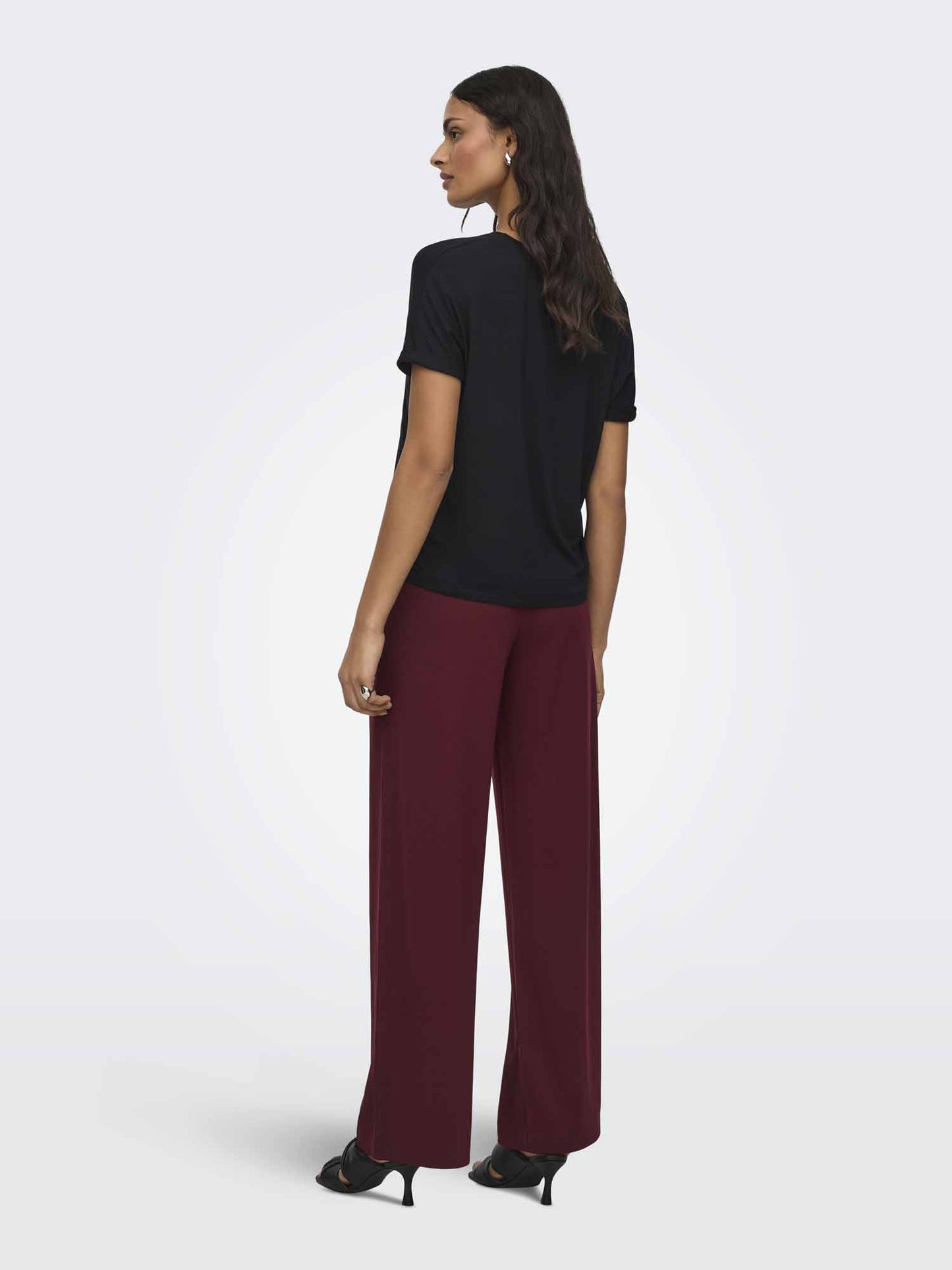 Jacqueline de Yong Sissy, t-shirt maniche corte nera da donna