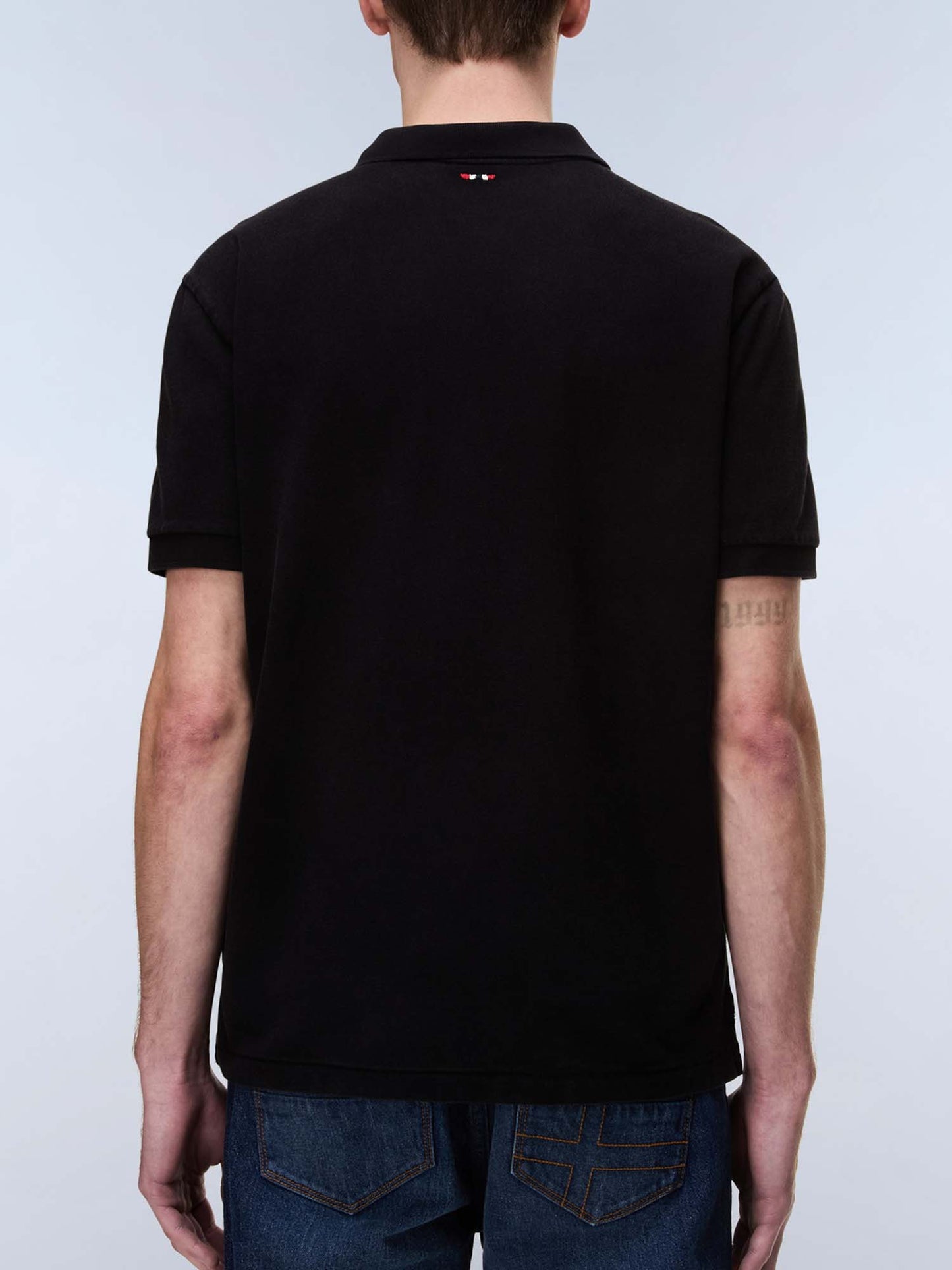 Napapijri Elbas SS 4, t-shirt uomo nera versatile e moderna