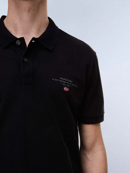 Napapijri Elbas SS 4, t-shirt uomo nera versatile e moderna