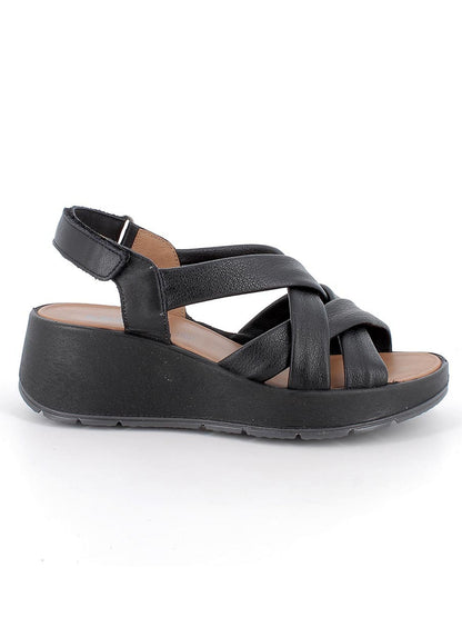 Sandalo nero da donna Igi&Co Carola con zeppa comoda ed elegante