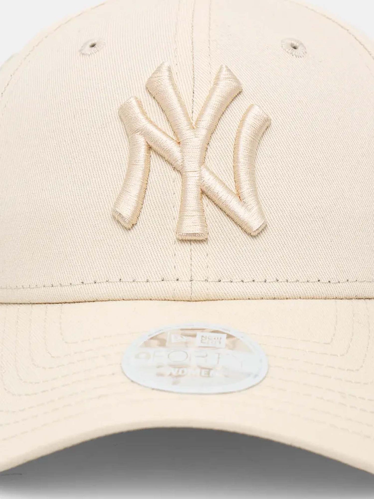 New Era 9FORTY, cappello beige da donna con visiera curva