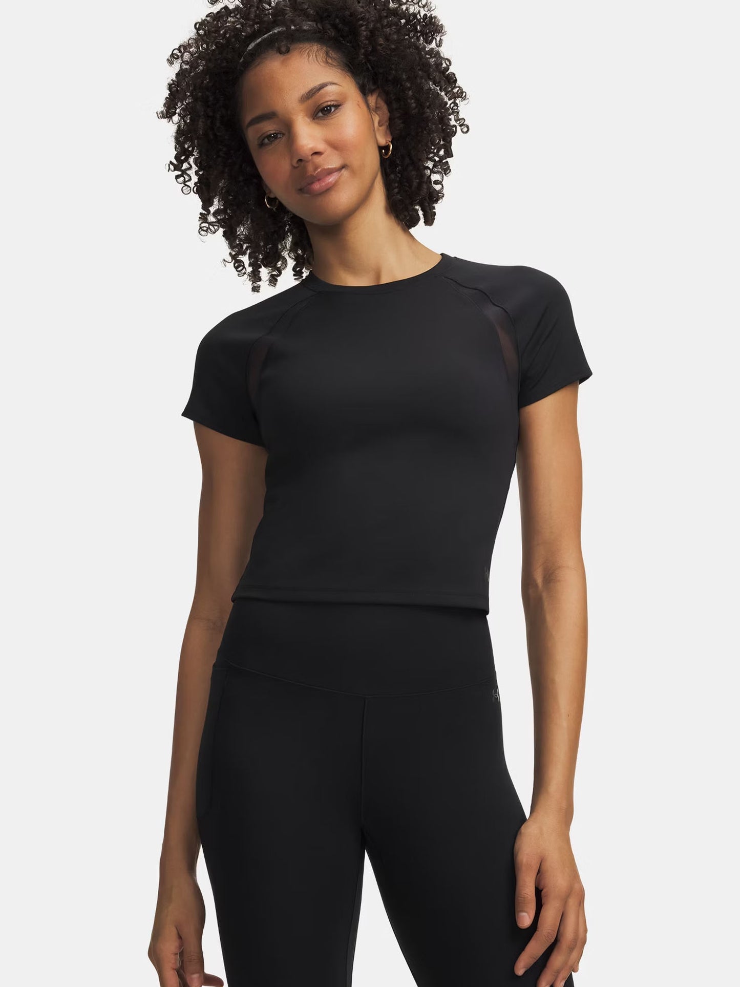 Under Armour Motion Mesh, t-shirt donna leggera e traspirante nera