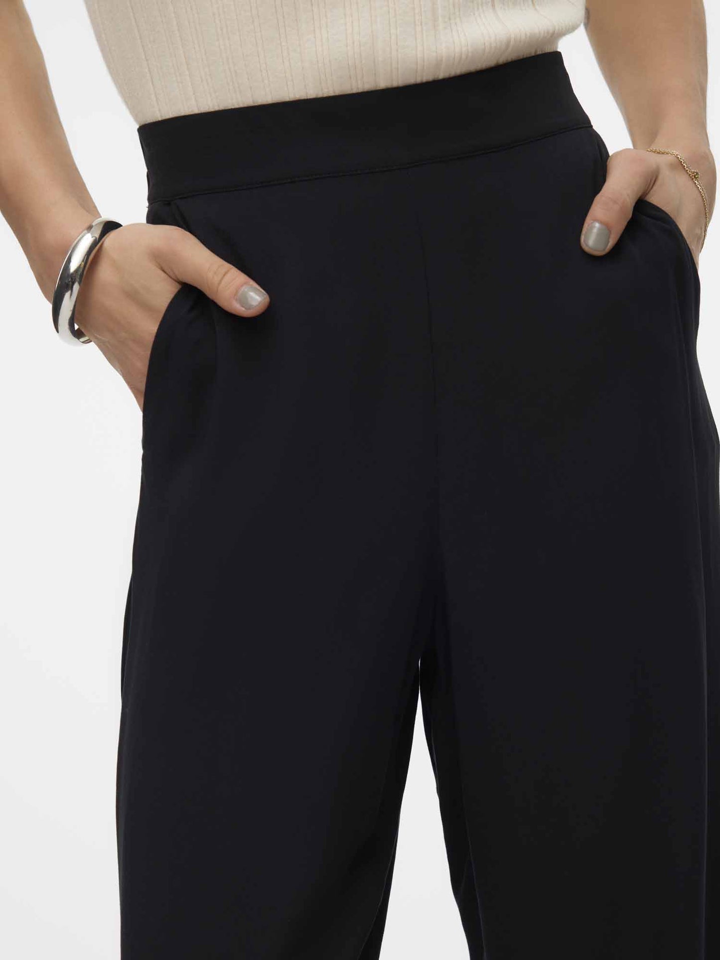 Pantaloni Vero Moda Easy Joy neri da donna