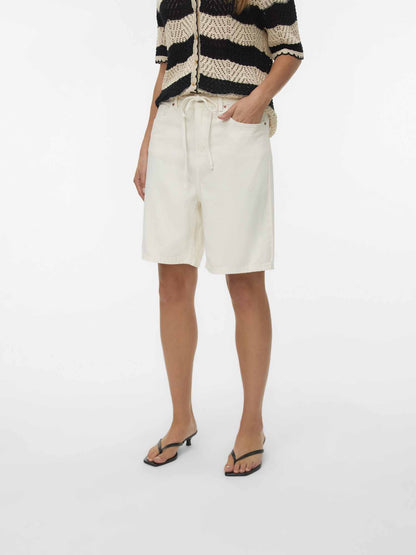 Shorts donna Vero Moda Villa in beige per la Primavera-Estate
