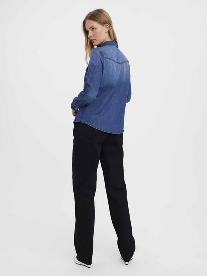Camicia denim Vero Moda Vmmaria slim fit da donna in blue medium