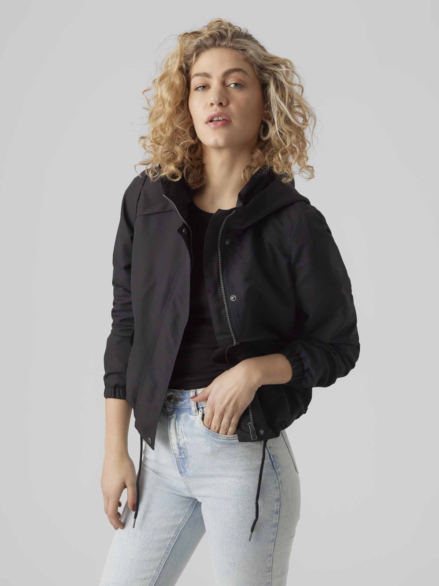 Vero Moda Zoa, parka leggero nero donna per la primavera