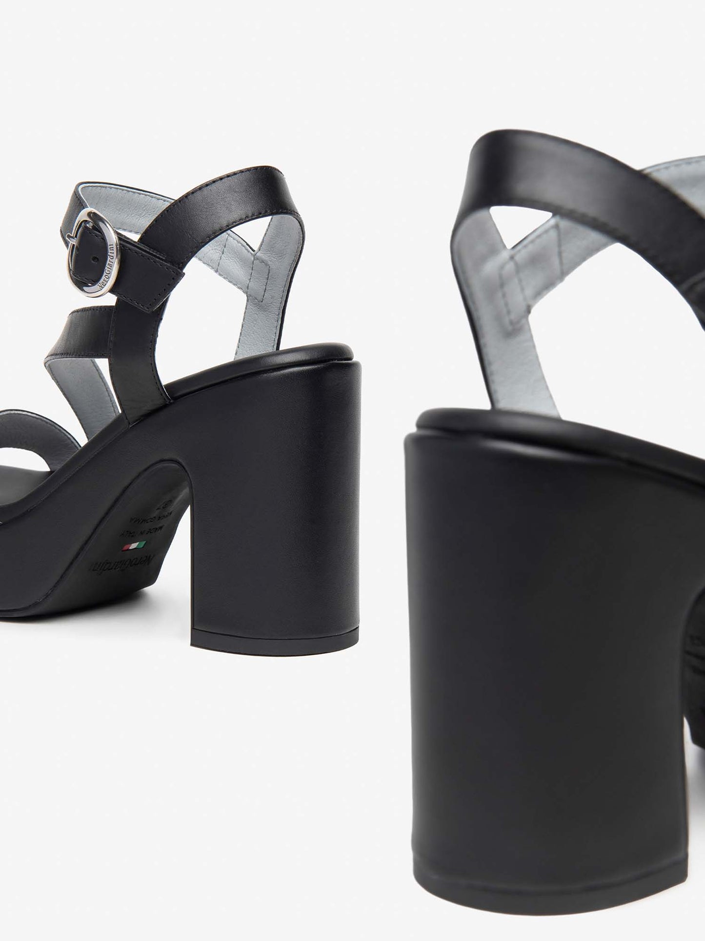 SANDALO IN PELLE NERO GIARDINI DONNA NERO