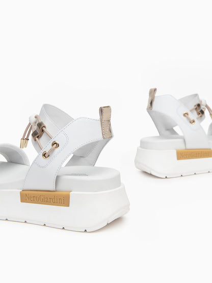 SANDALO CON PLATFORM NERO GIARDINI DONNA BIANCO