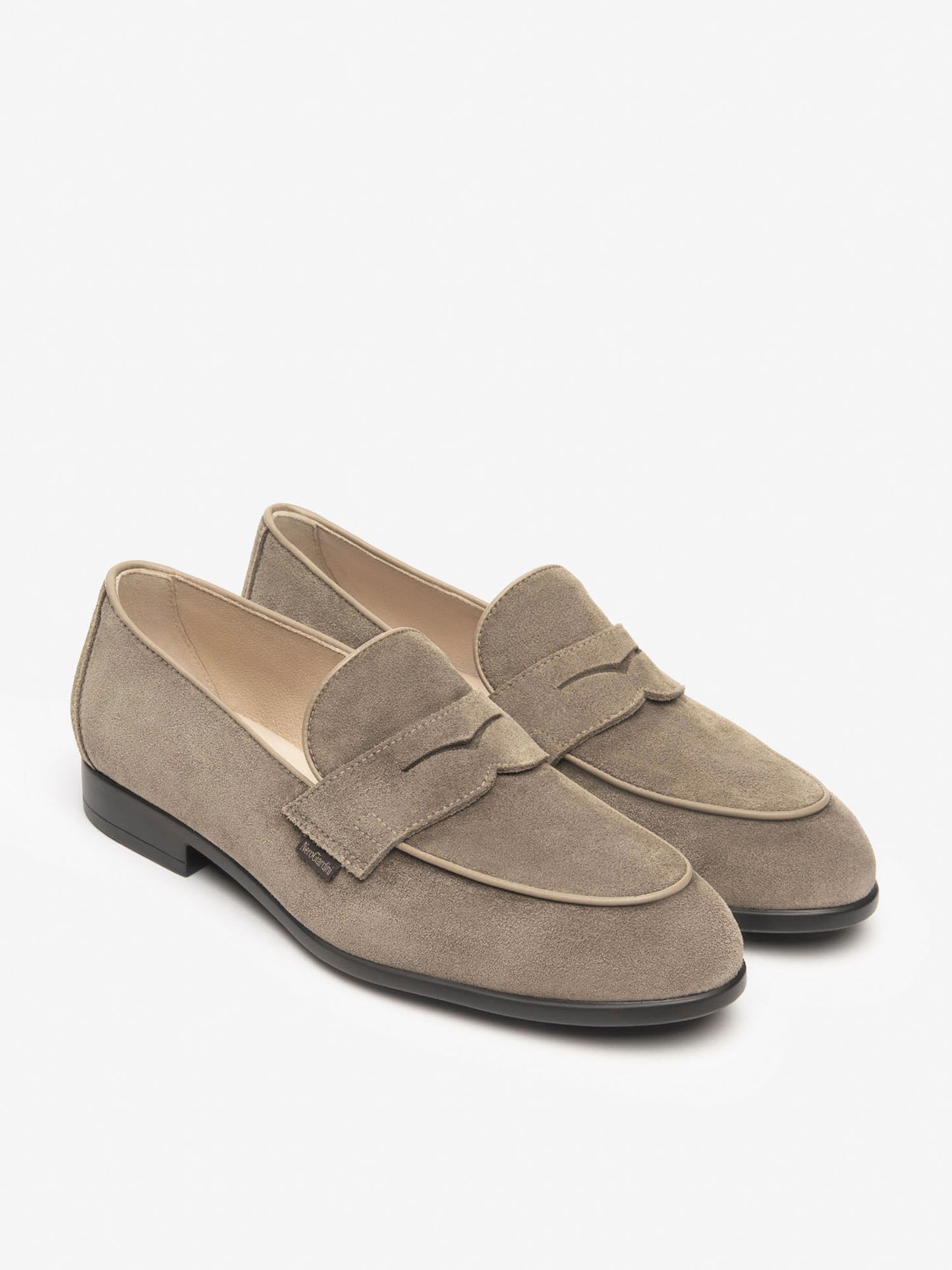 Mocassini da uomo beige Nero Giardini in pelle scamosciata