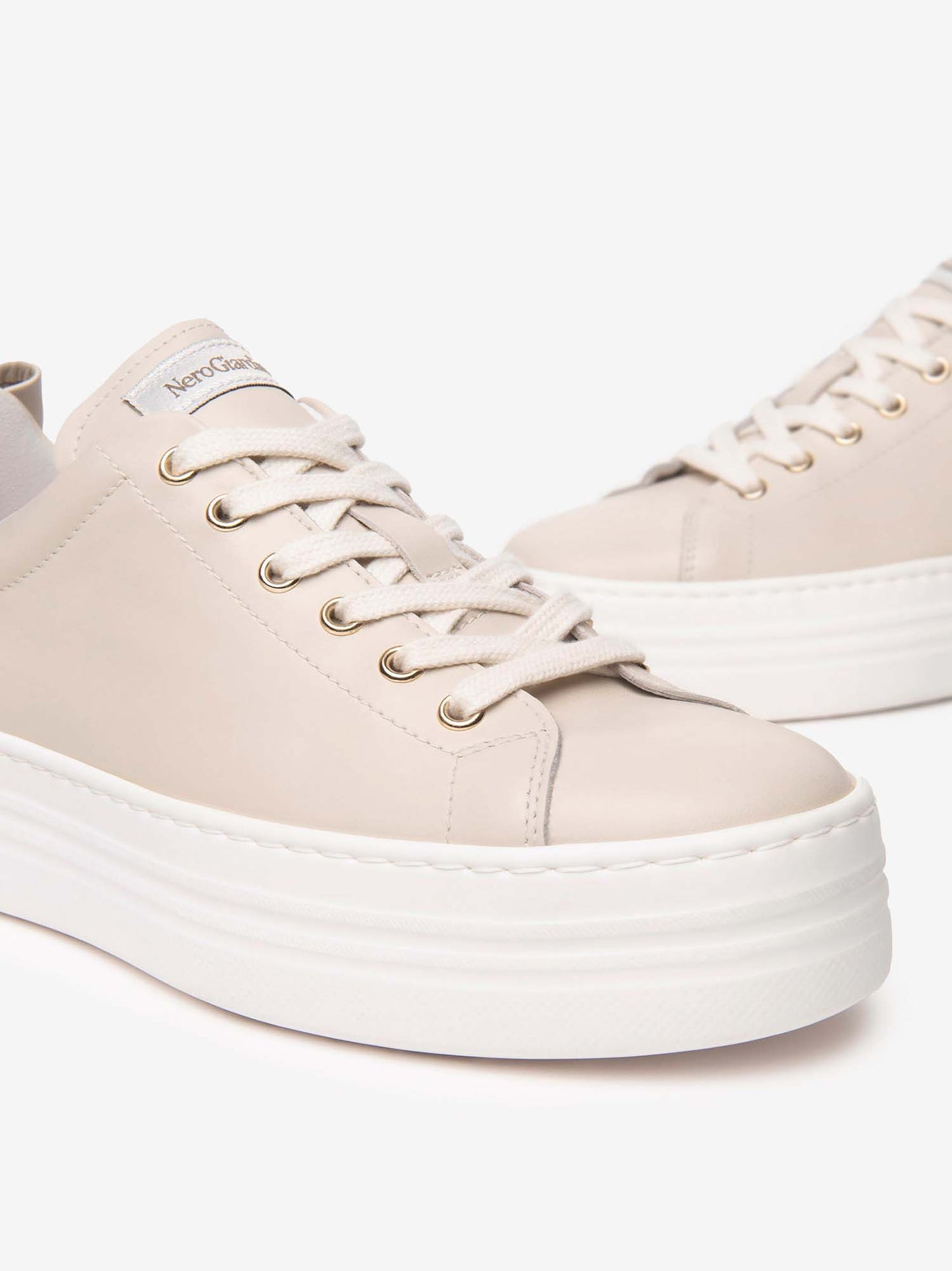SNEAKERS CON FIOCCO NERO GIARDINI DONNA LATTE