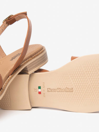 SANDALO CON FASCIETTE NERO GIARDINI DONNA COGNAC