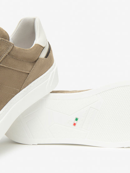 Sneakers Iseo da uomo beige in pelle scamosciata con doppia chiusura