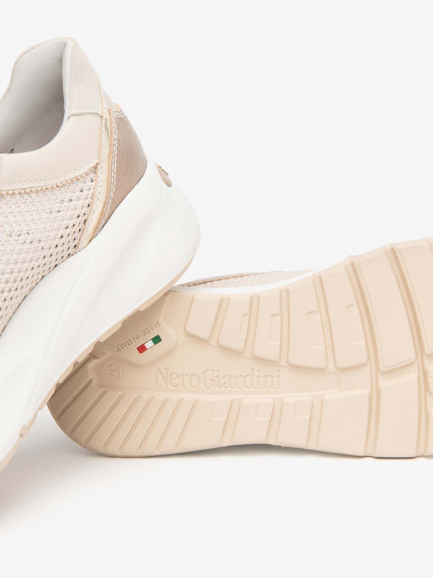 Nero Giardini Diba, sneakers beige da donna con suola sportiva