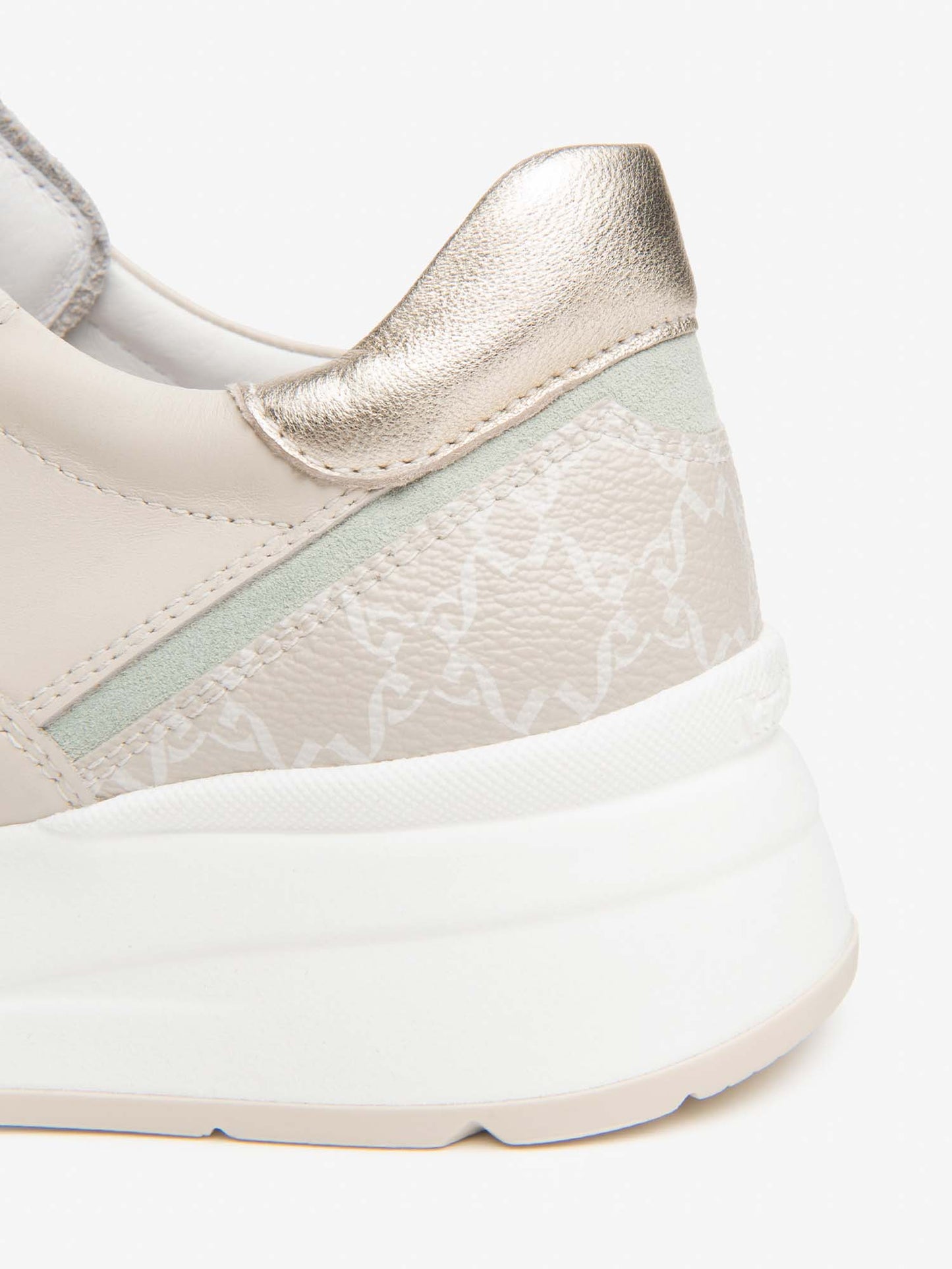 Sneakers Roana beige da donna con doppia chiusura di Nero Giardini
