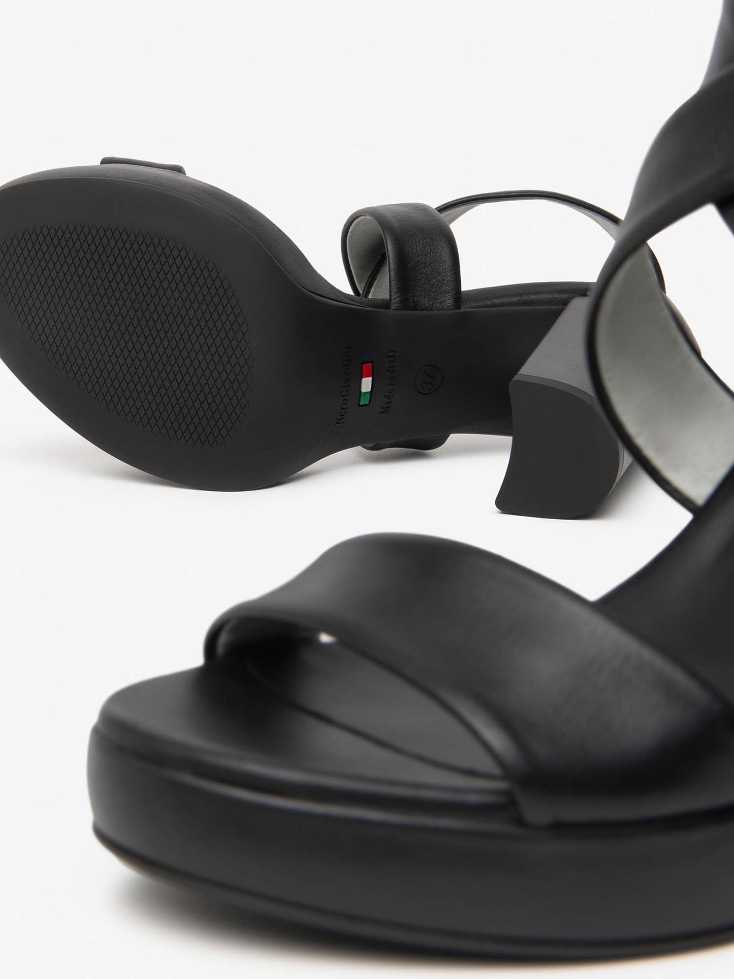 Nero Giardini Astana, sandali donna in nero eleganti