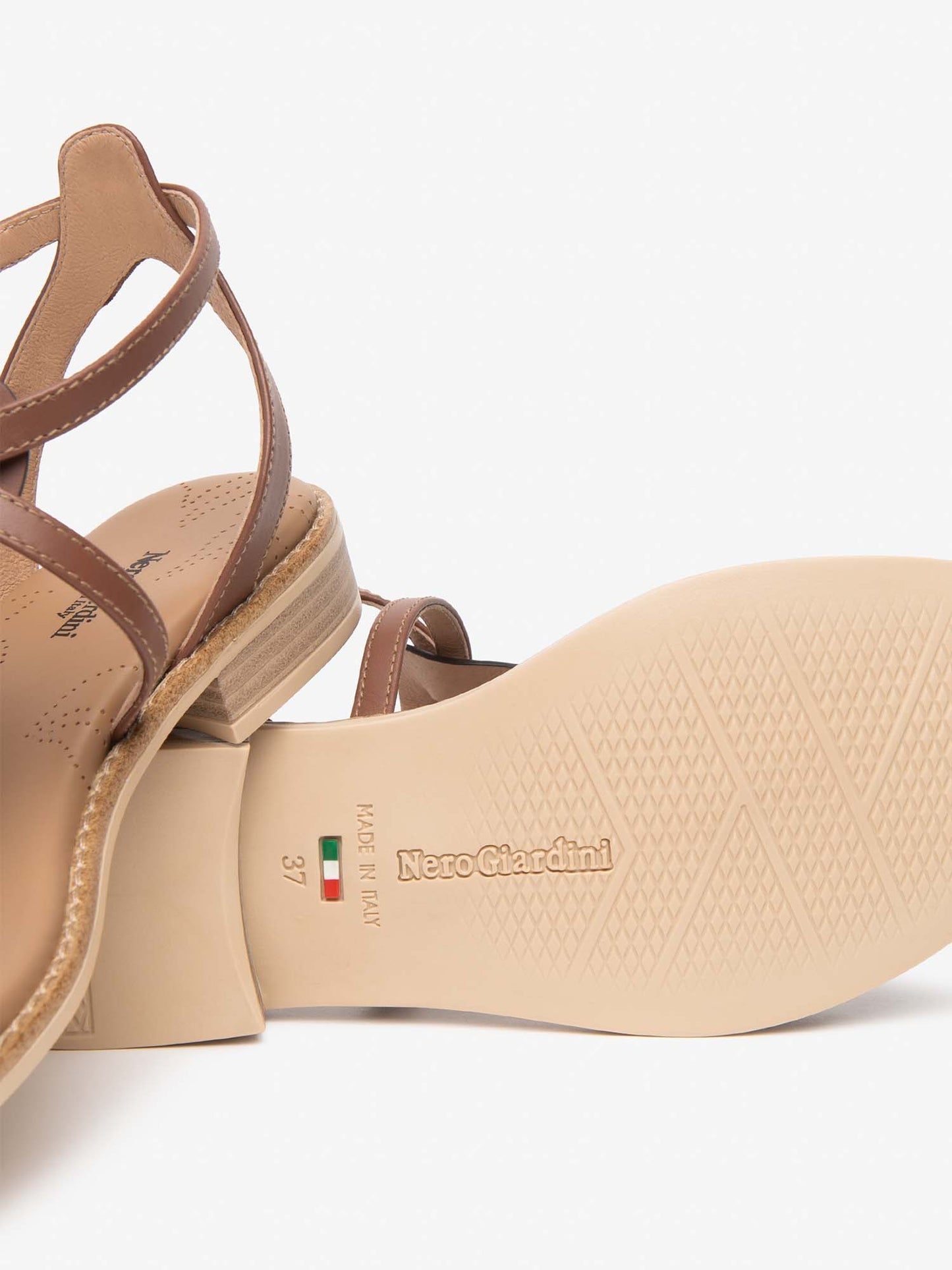 Sandalo Nero Giardini Bevagn donna in cuoio marrone