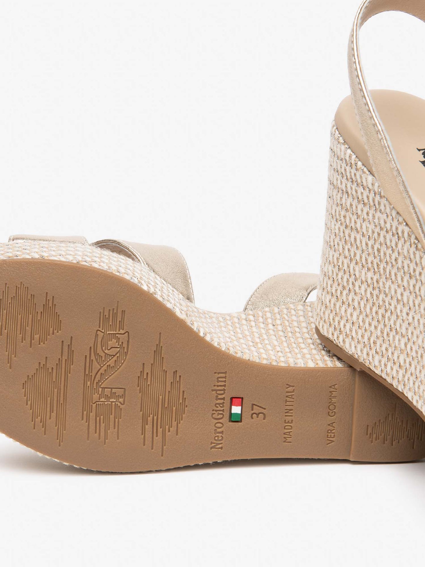 Nero Giardini Malfa, sandali donna in oro con zeppa