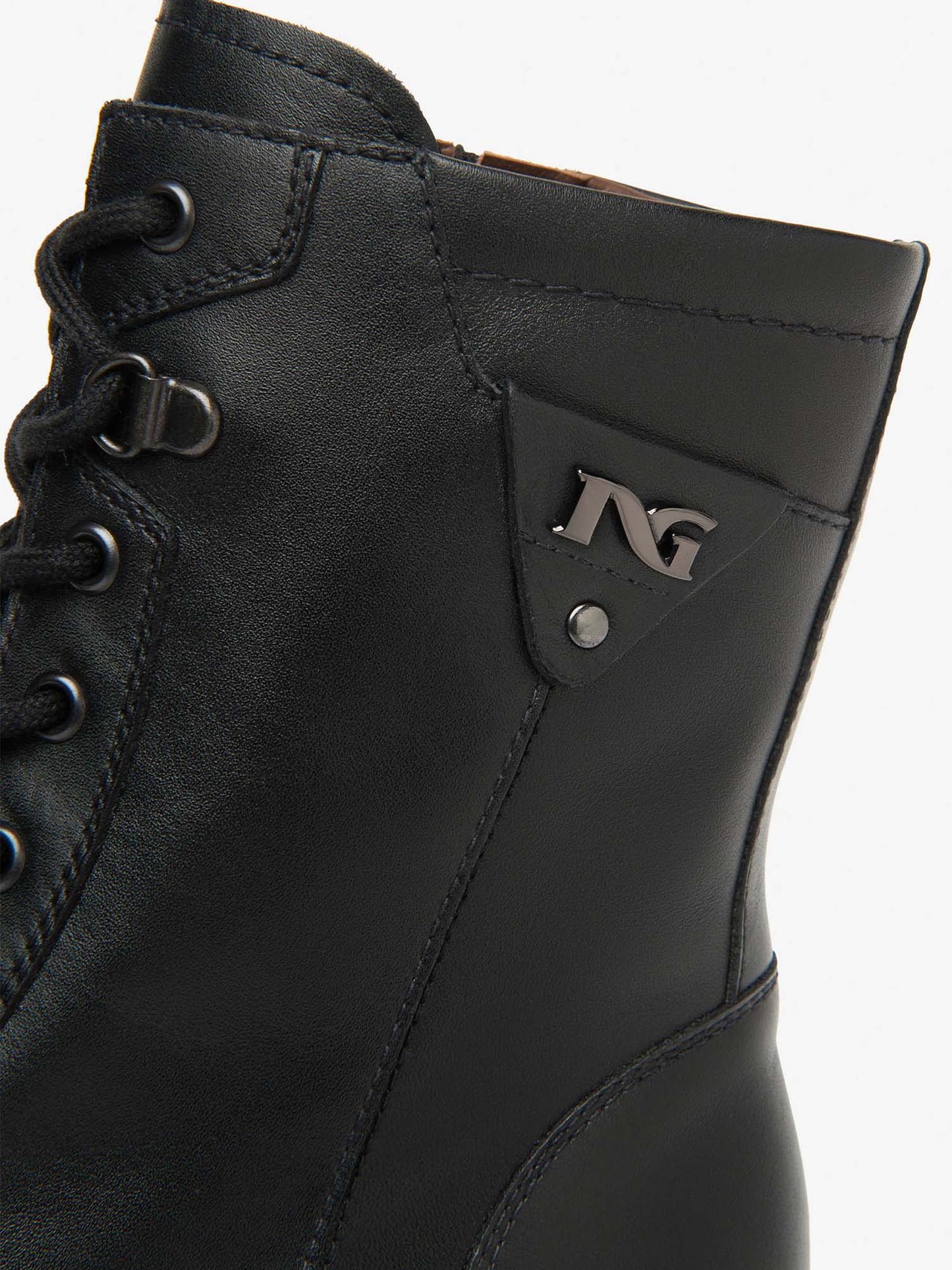ANFIBI IN PELLE NEROGIARDINI DA DONNA NERO