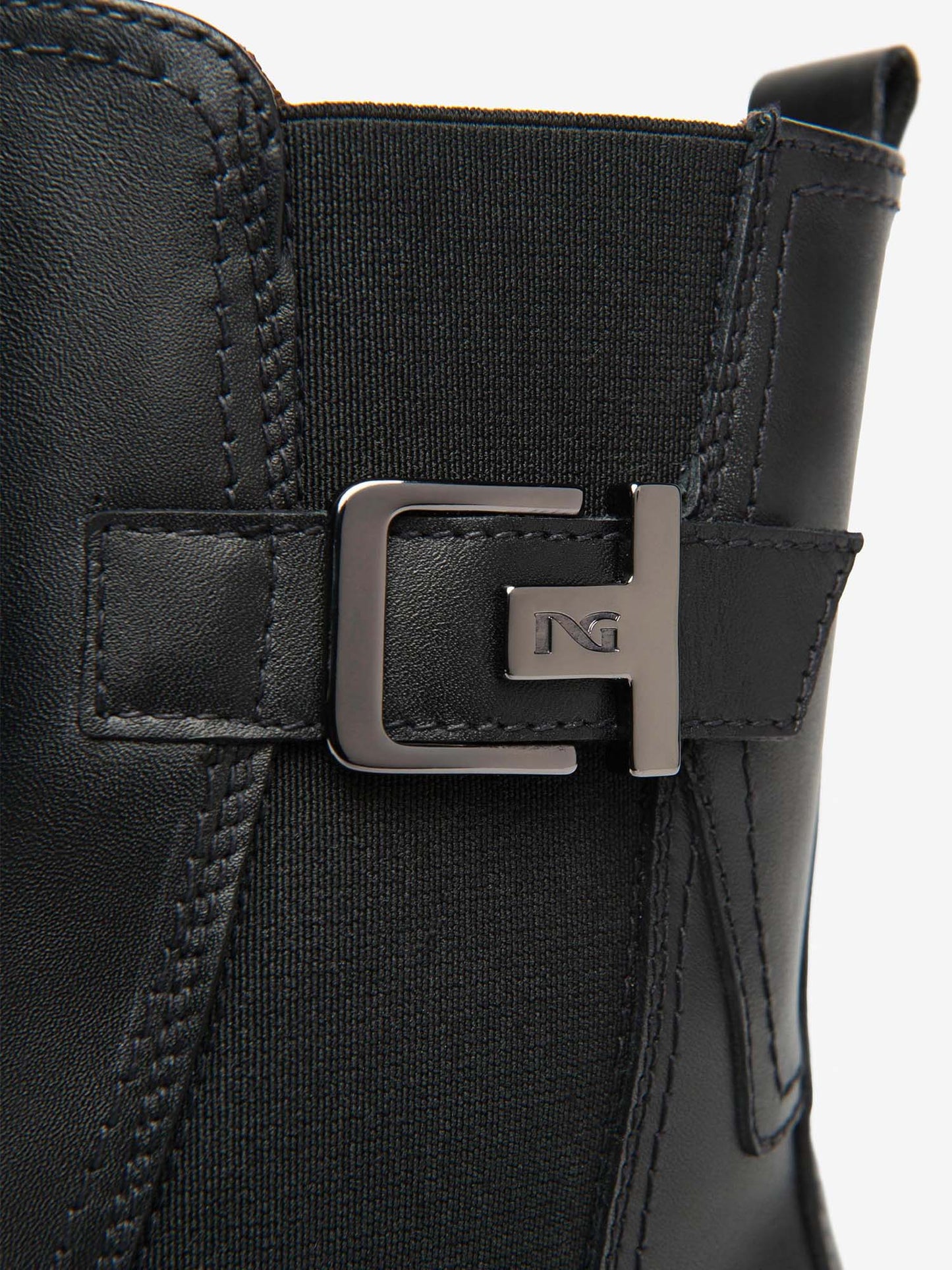 STIVALETTI CHELSEA CON ELASTICO E ZIP NeroGiardini DA DONNA NERO