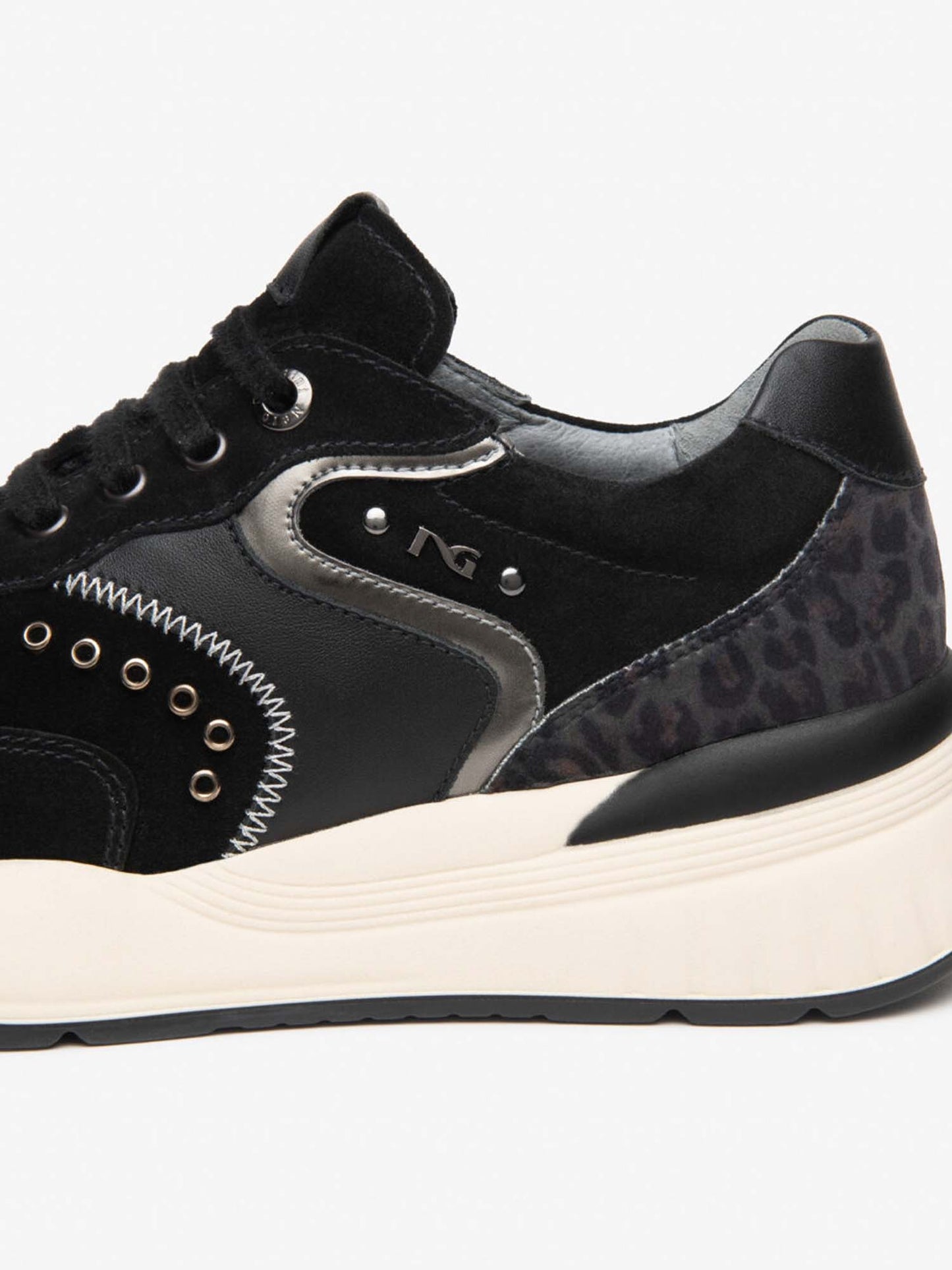 Nero Giardini String, sneakers da donna nere