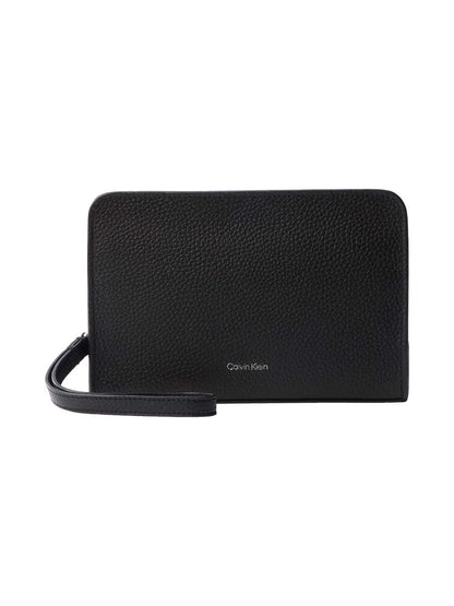 Pochette Calvin Klein in similpelle nera con effetto foil elegante