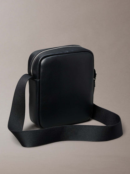 TRACOLLA RAISED REPORTER CALVIN KLEIN UOMO NERO