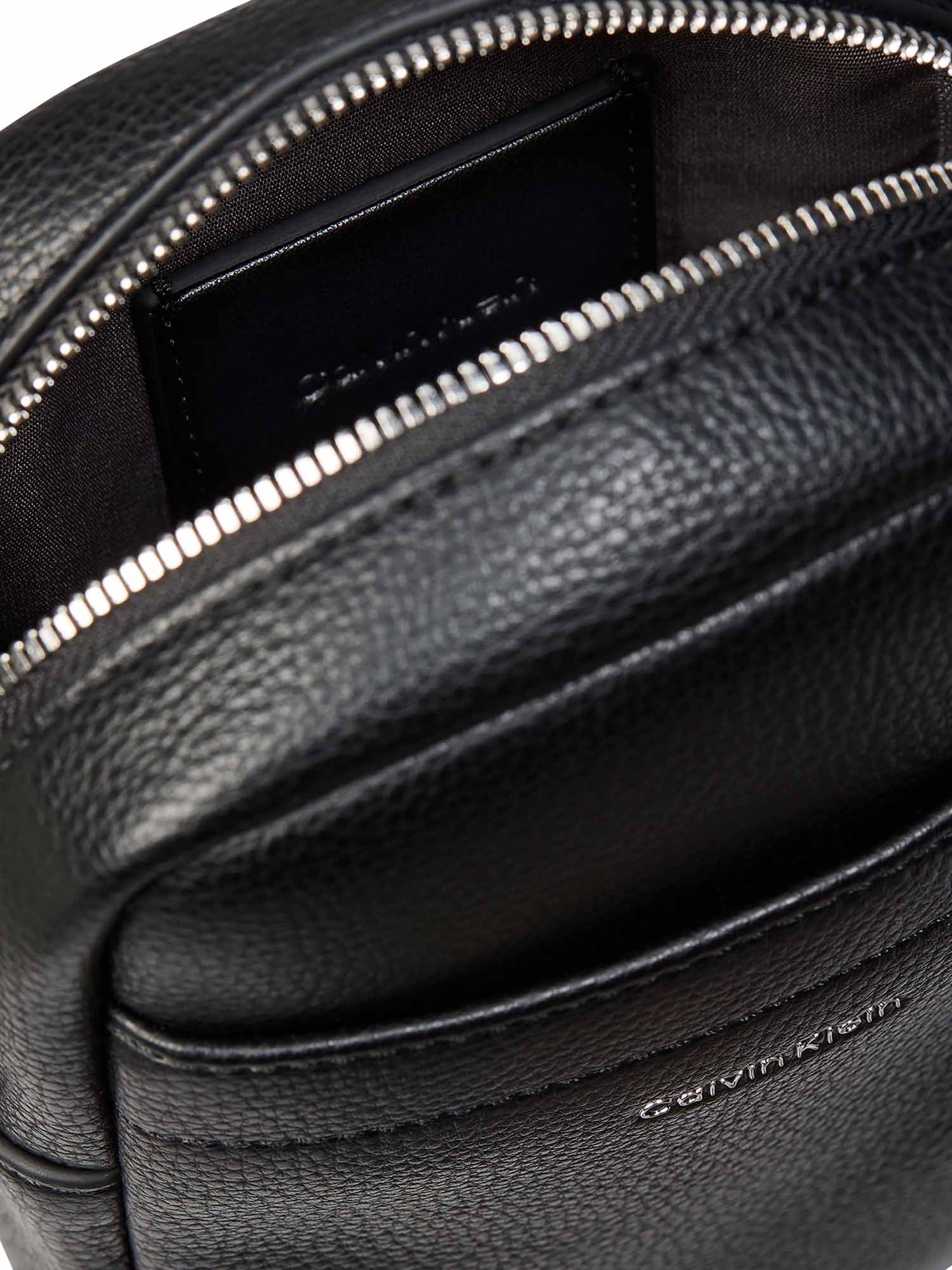 Calvin Klein Raised Slim Repor, borsa a tracolla da unisex adulto nera