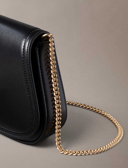 Pochette Calvin Klein Curved Wallet On Chain nera da donna
