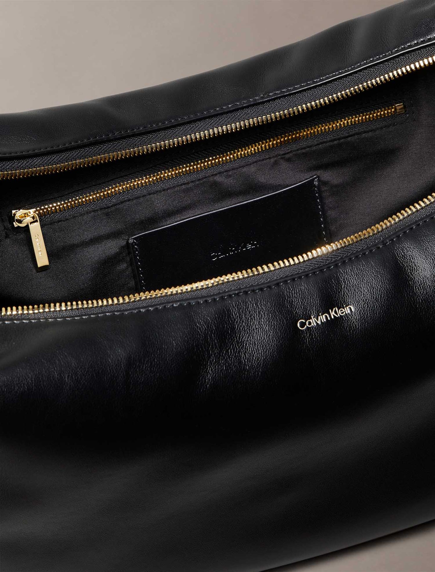 BORSA HOBO PINCHED SOFT CALVIN KLEIN DA DONNA NERO