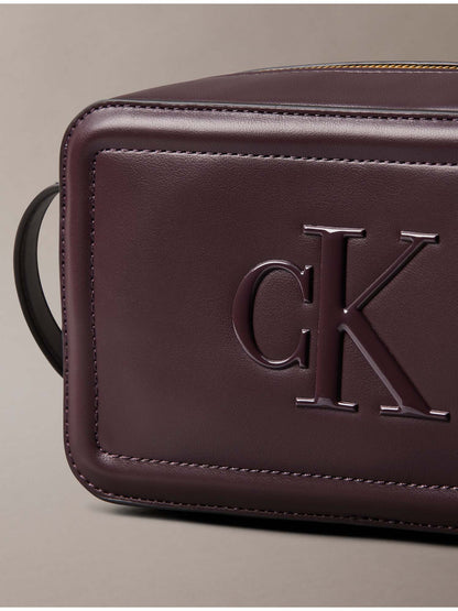 CALVIN KLEIN BORSA RAISED CAMERA BAG DONNA BORDEAUX