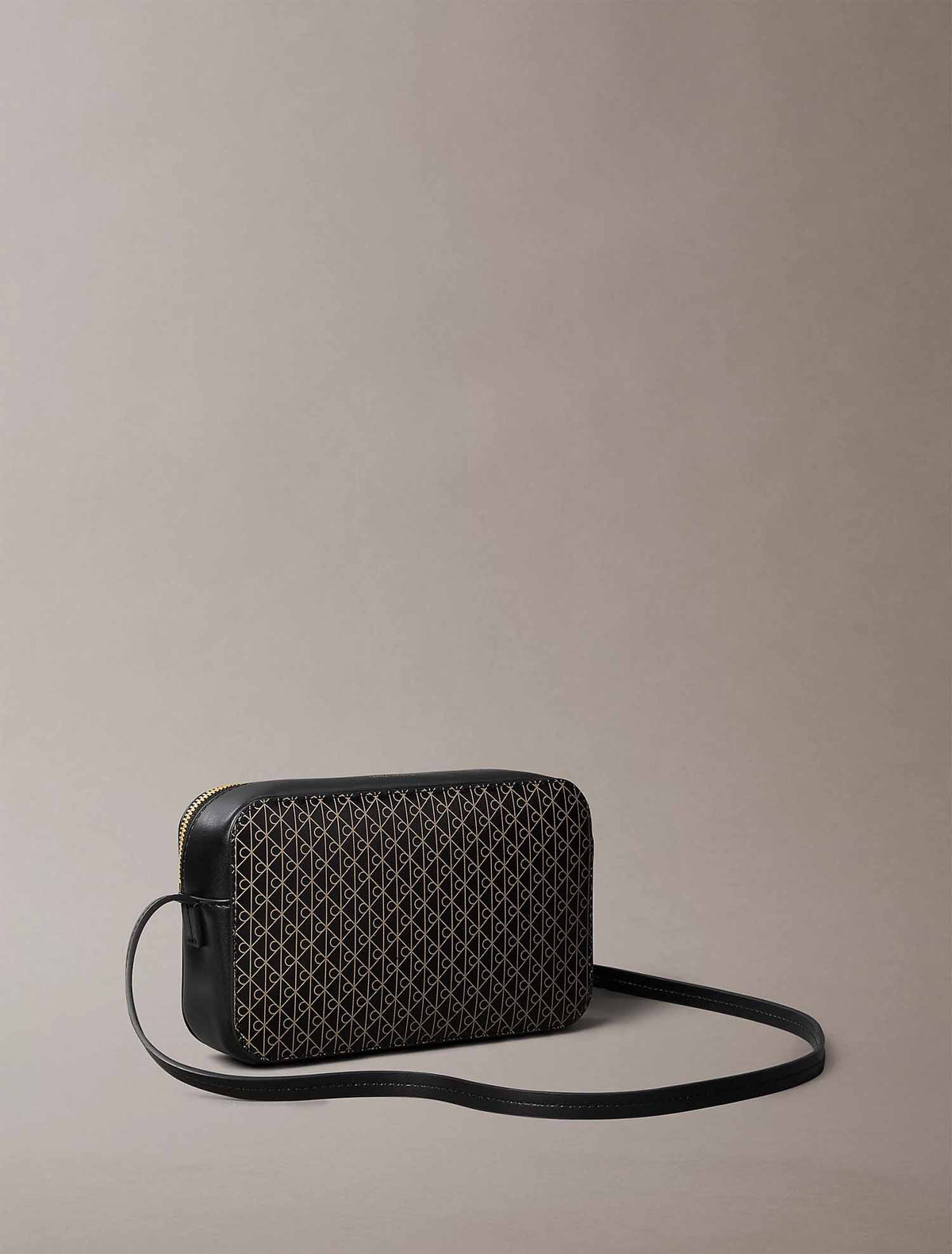 Ck emblem camera bag borsa da unisex marrone