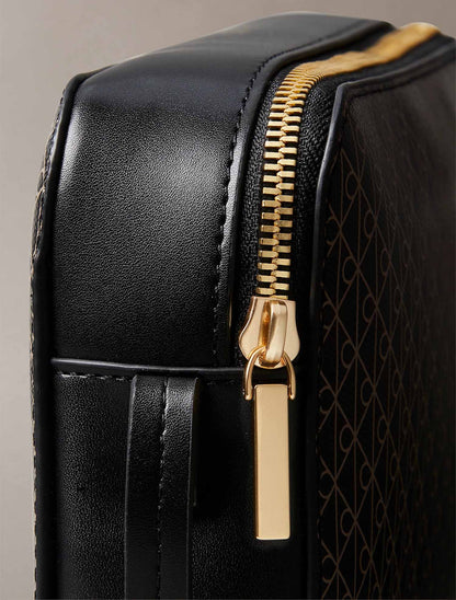 Calvin Klein CK Emblem Camera Bag, borsa da unisex adulto marrone