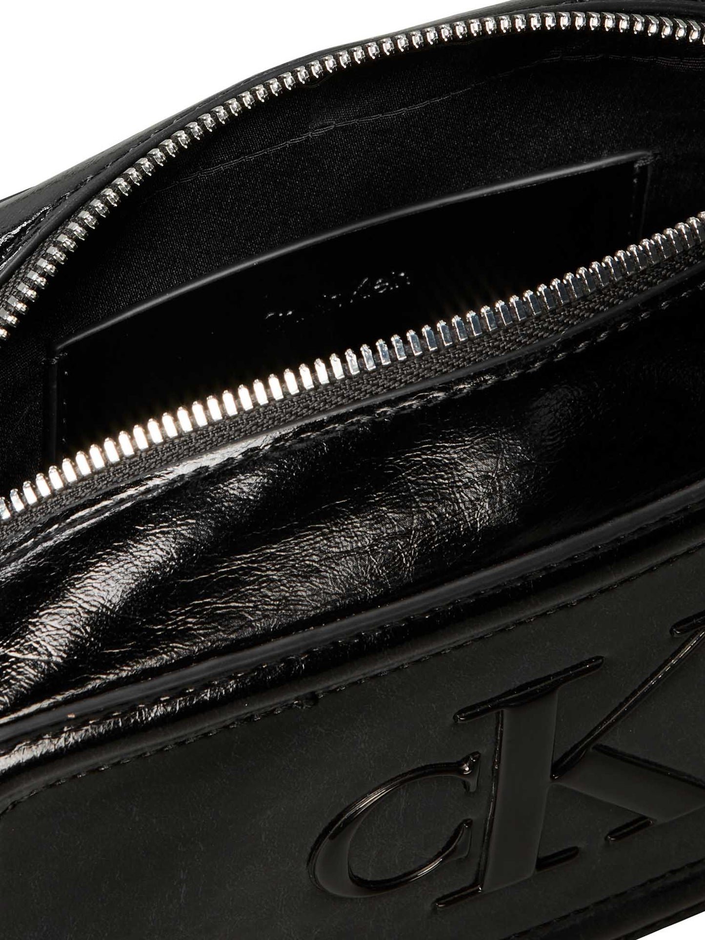 Calvin Klein Metallic Camera Bag, borsa nera da donna elegante e versatile