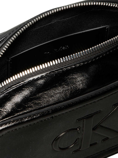 Calvin Klein Metallic Camera Bag, borsa nera da donna elegante e versatile