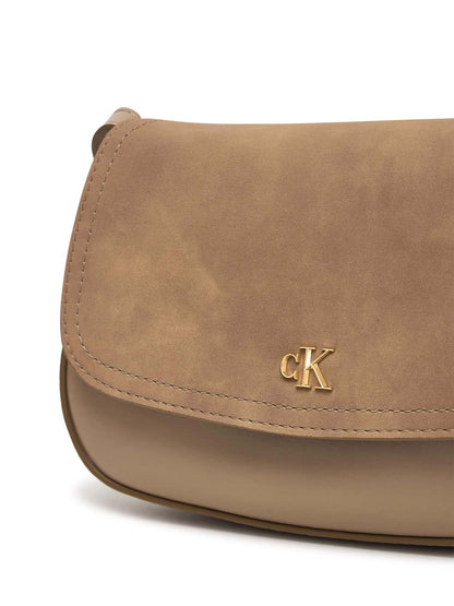 Calvin Klein Brushed Flap Camera Bag, borsa fango da donna