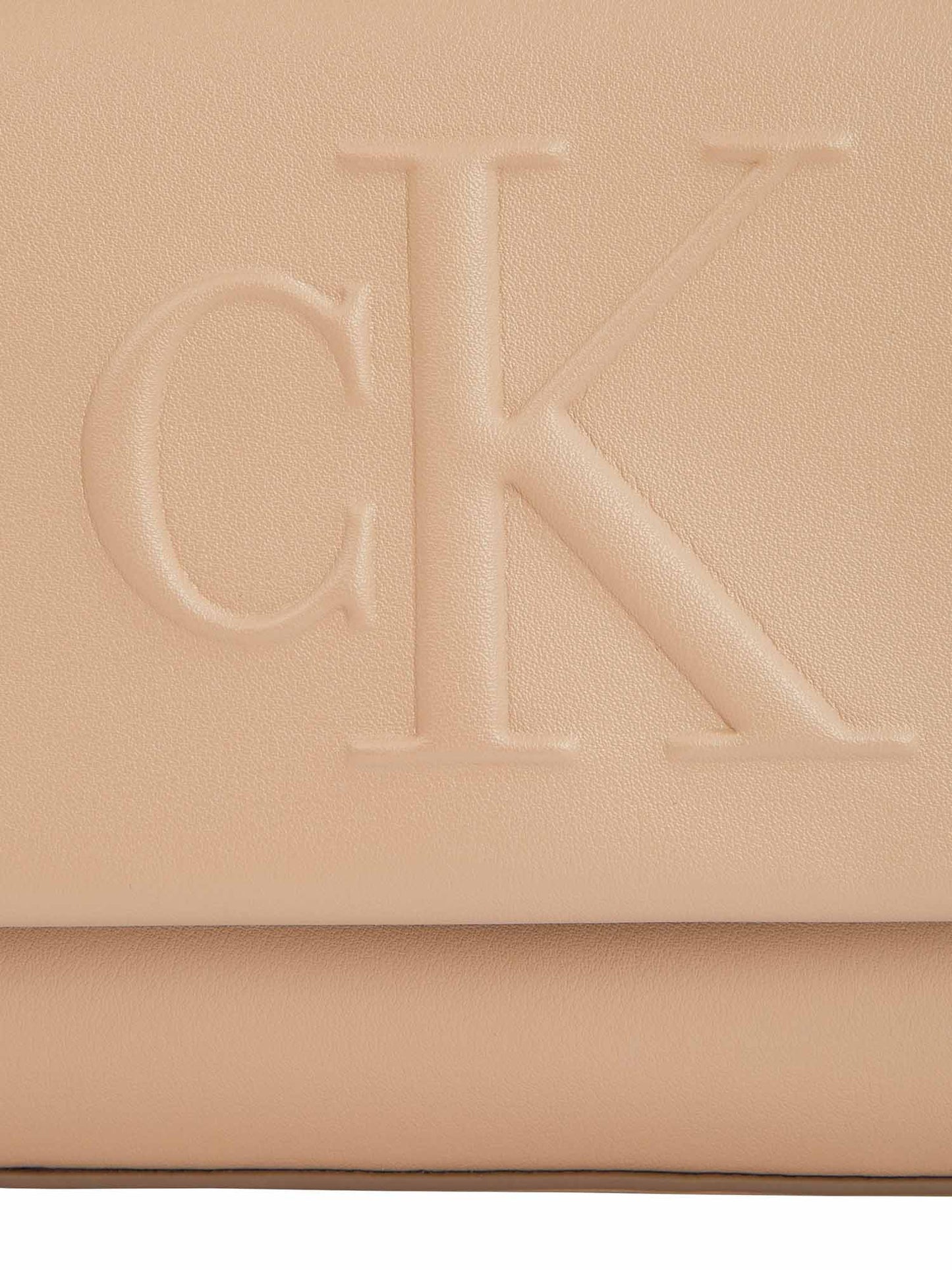 CK SCULPTED FLAP SHO