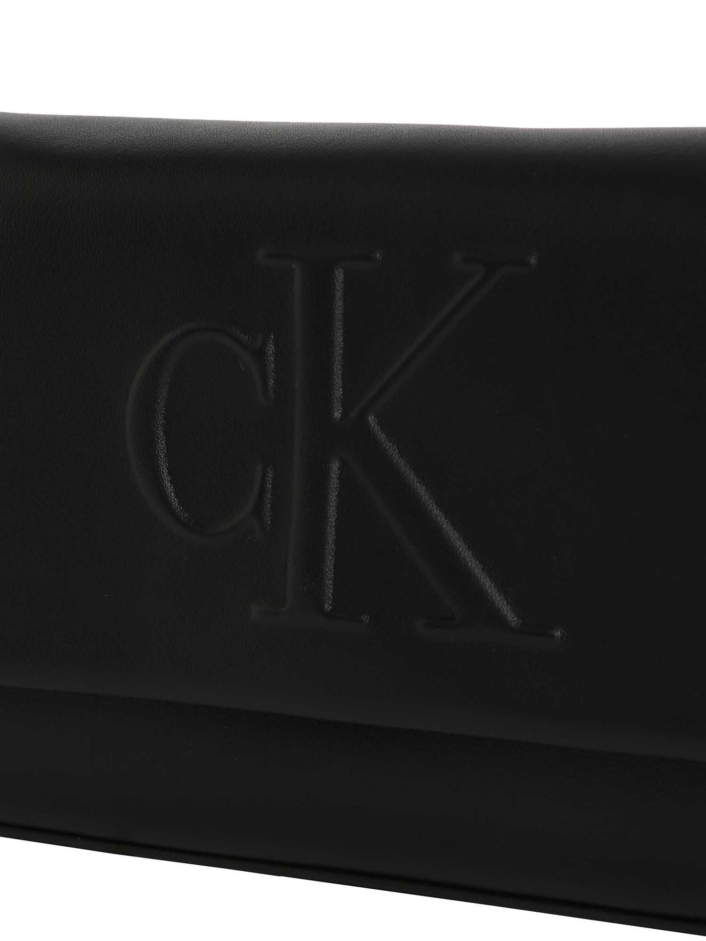 CK SCULPTED FLAP SHO