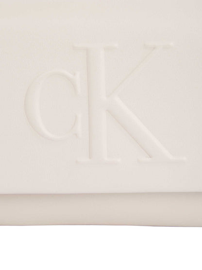 CK SCULPTED FLAP SHO