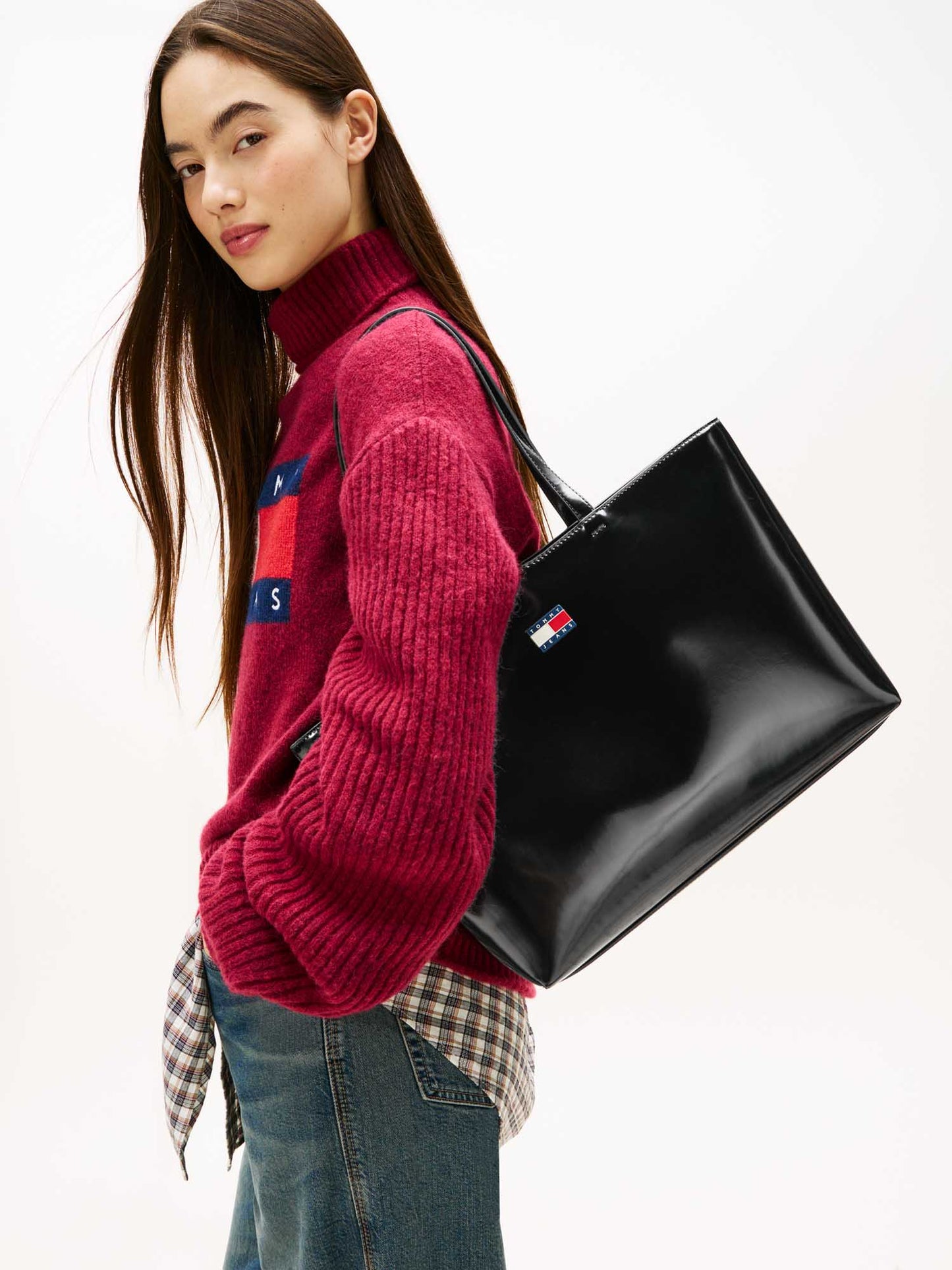 Tommy Jeans Must Tote, borsa a spalla donna nera effetto lucido