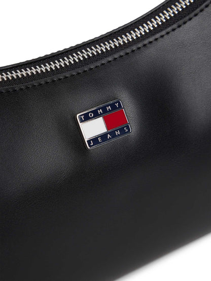 Borsa mezza luna nera Tommy Jeans con charm per donna