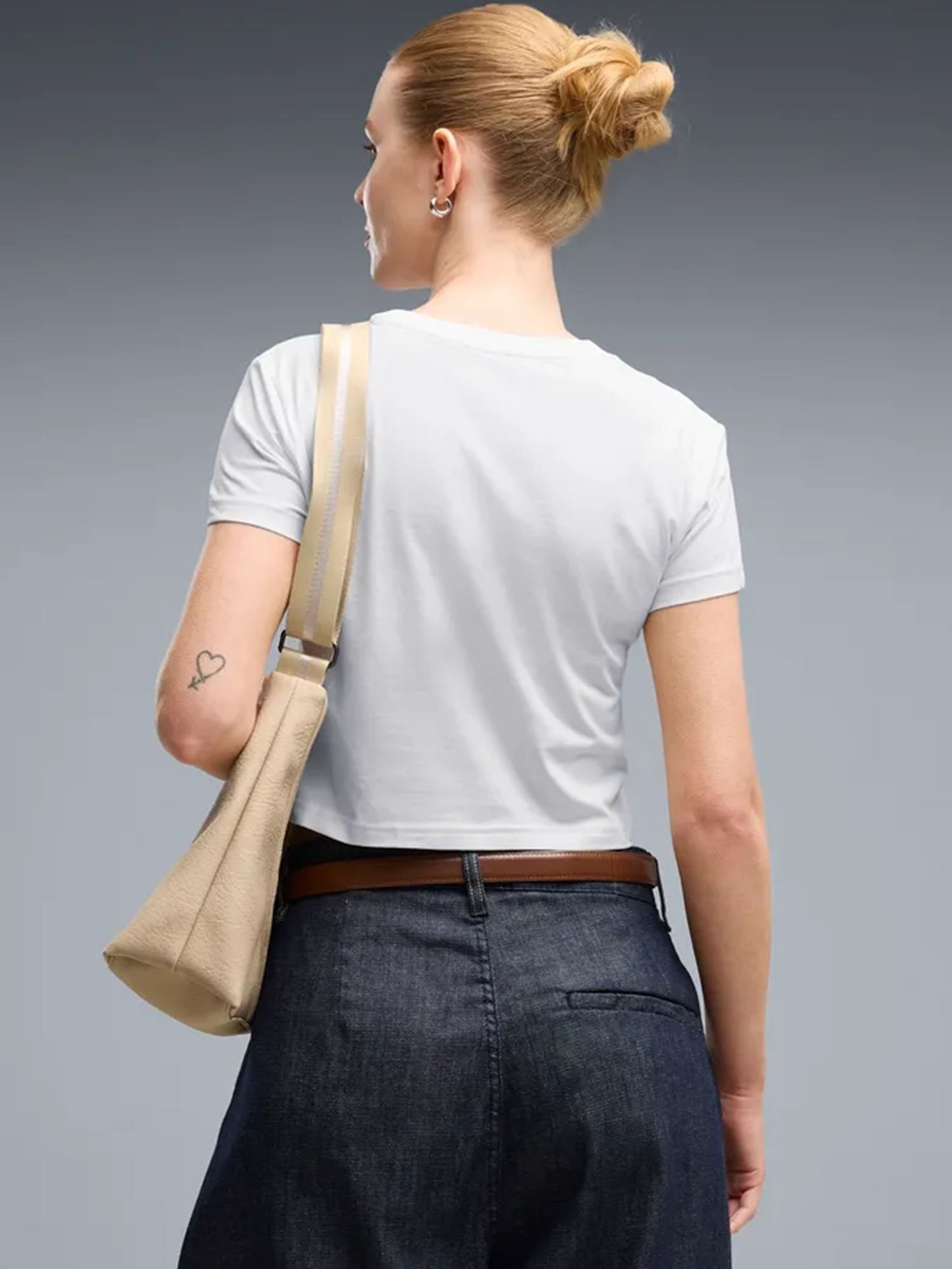 T-shirt Wardrobe Essentials di Puma donna bianca