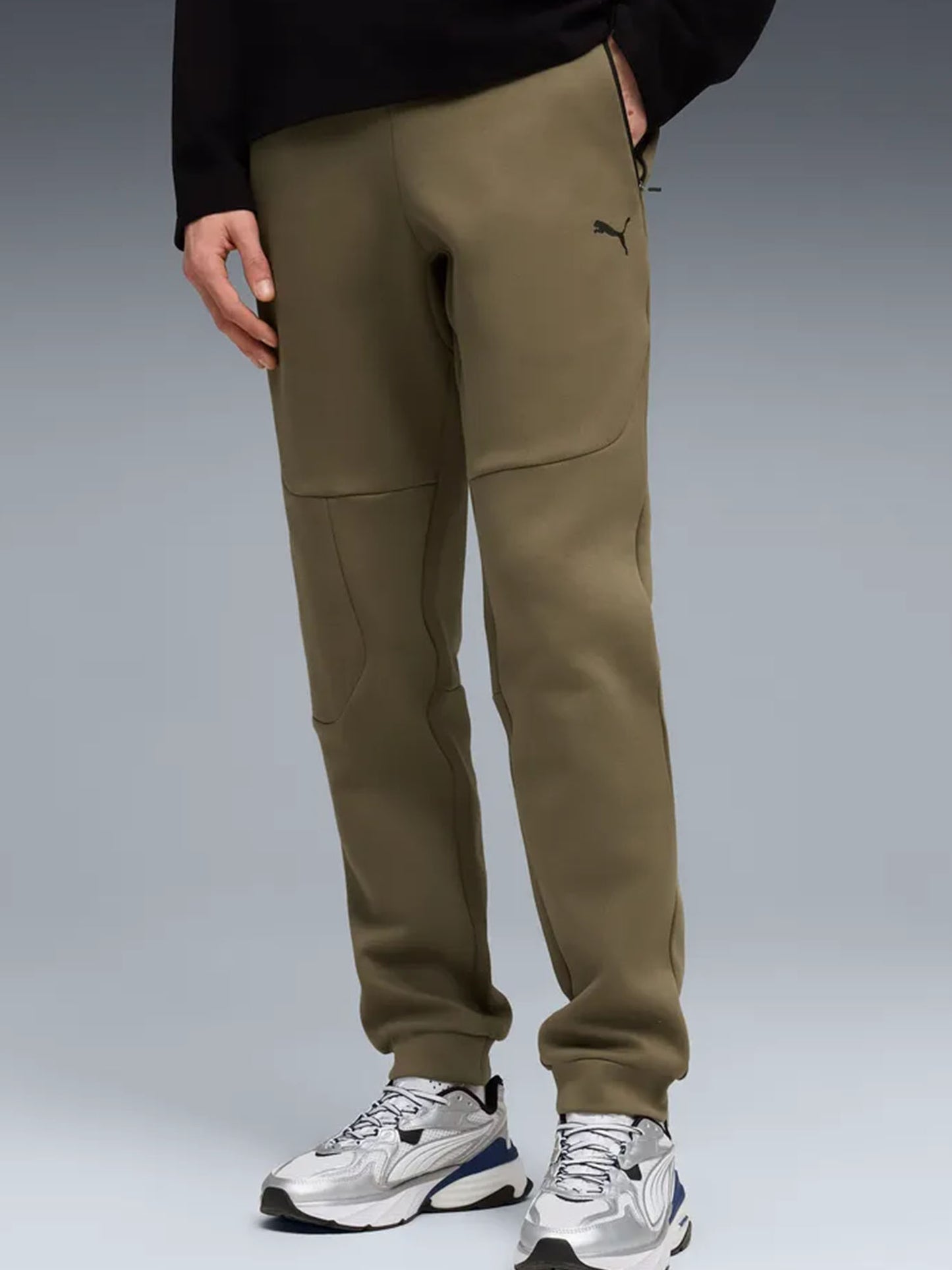 Puma PUMATECH pantaloni sportivi uomo verdi in tessuto tecnico