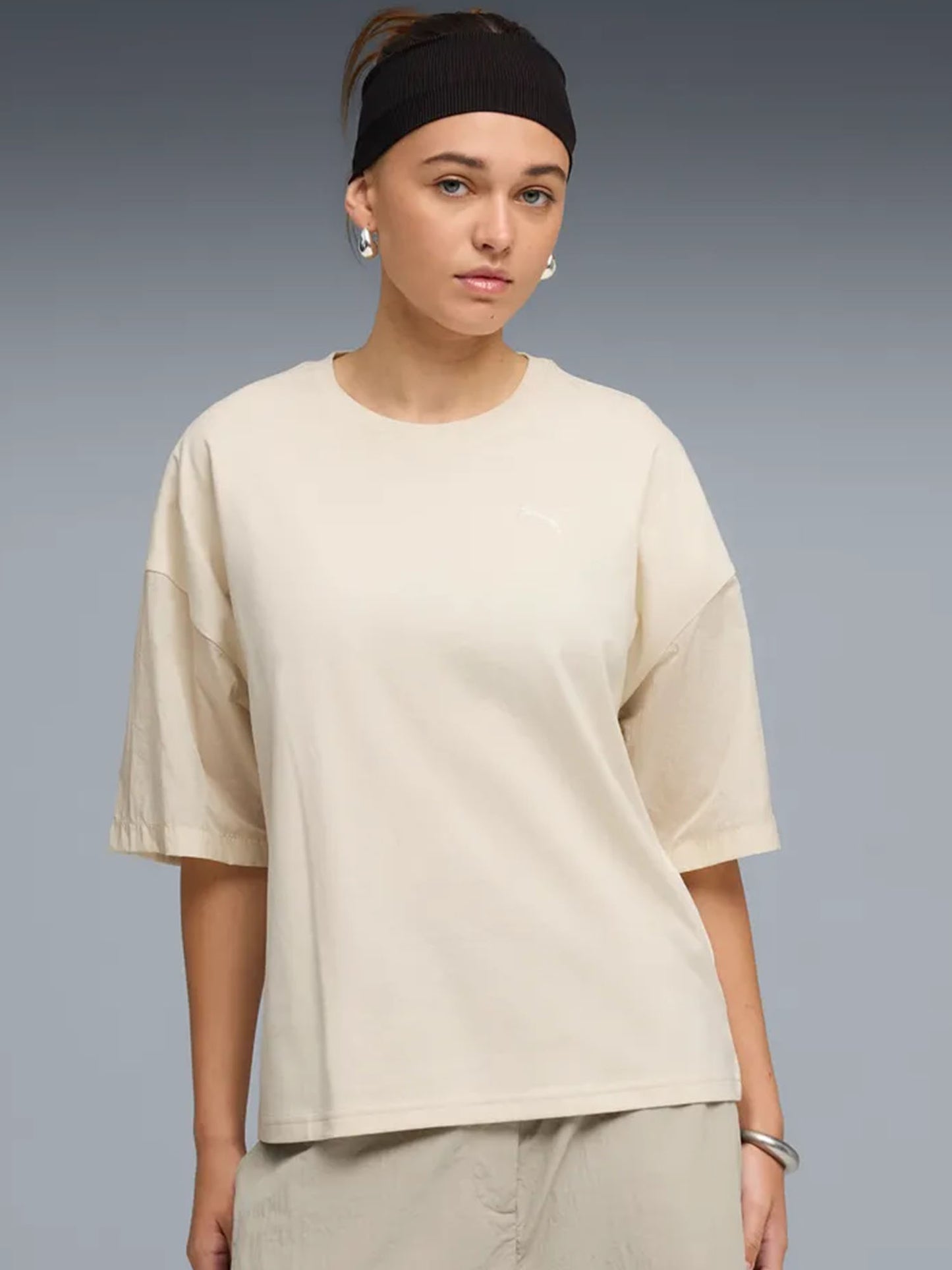 T-shirt oversize Puma HER da donna in cotone crema
