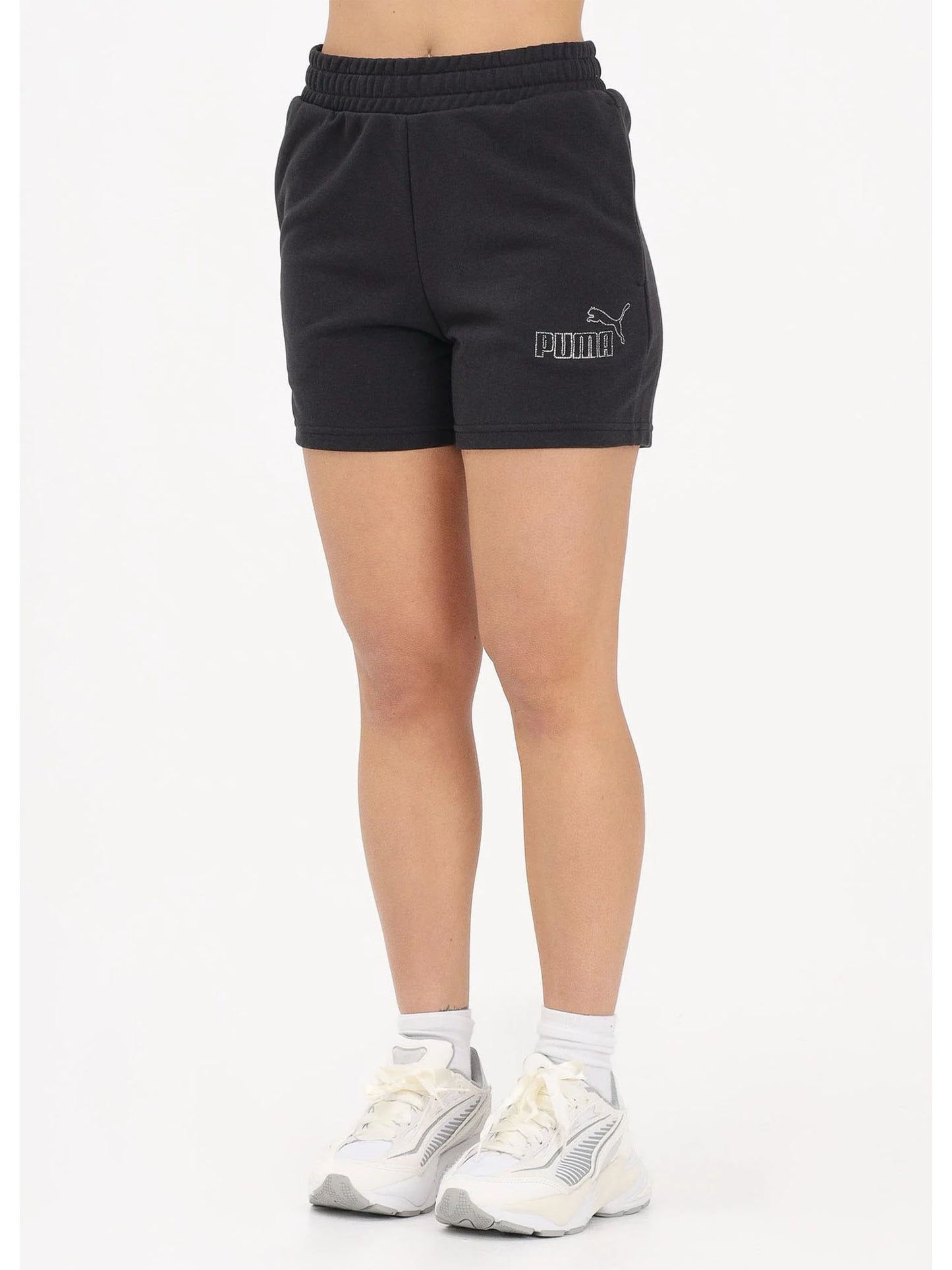 Shorts Essential Puma donna in cotone nero per comfort casual