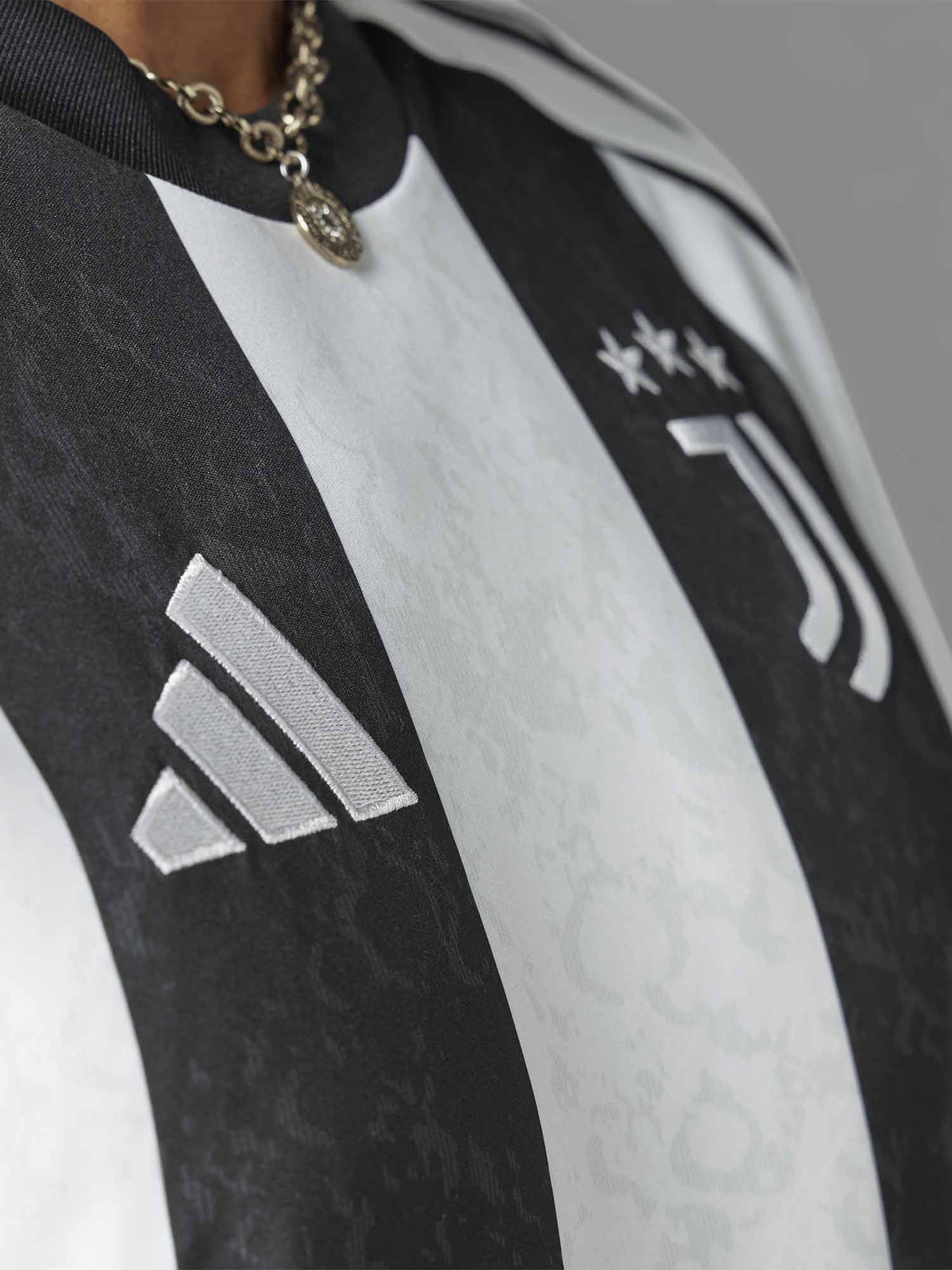 MAGLIA JUVE HOME ADIDAS UOMO BIANCO-NERO
