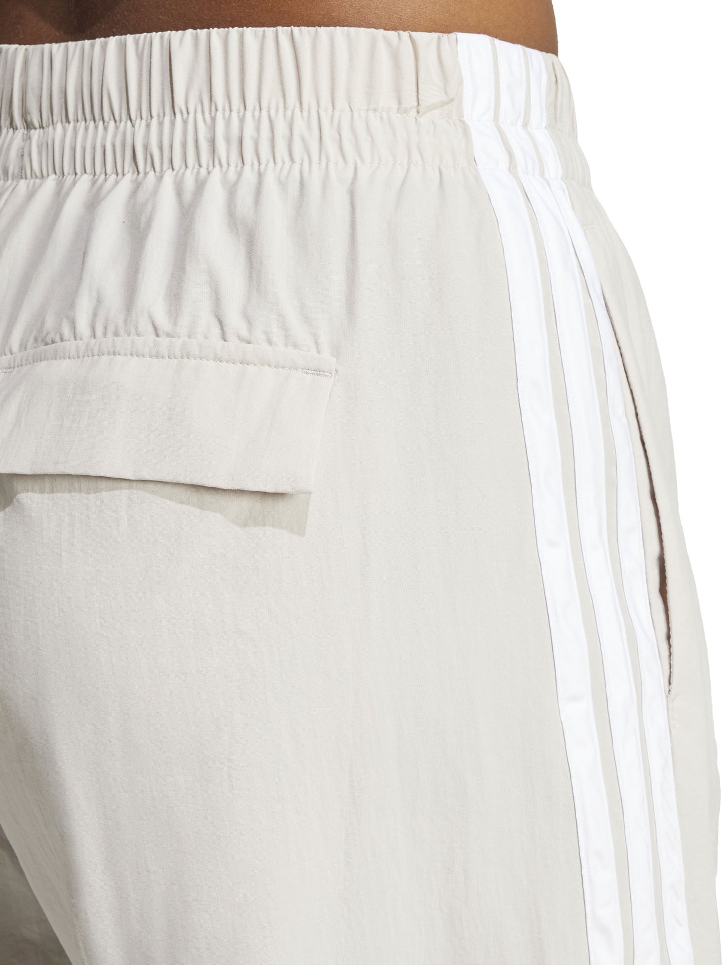Pantaloni sportivi Adidas Lifestyle Parachute da donna crema