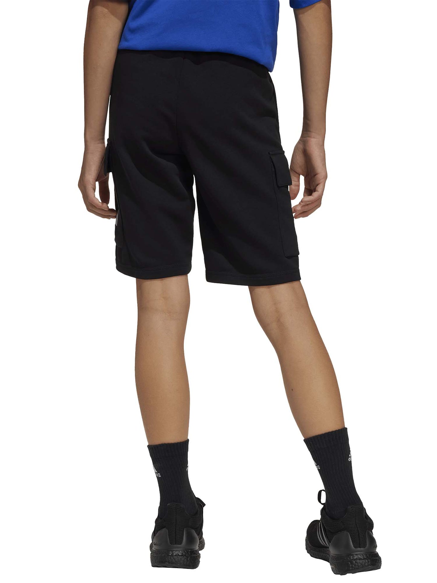 Short cargo Essentials Adidas nero da bambino, comodi e pratici