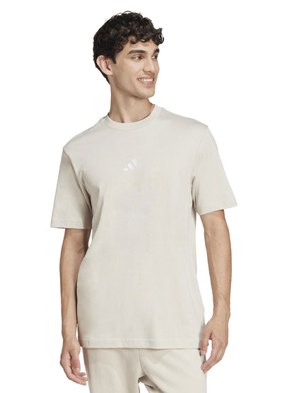 T-shirt adidas Essentials Small Logo beige da uomo con girocollo