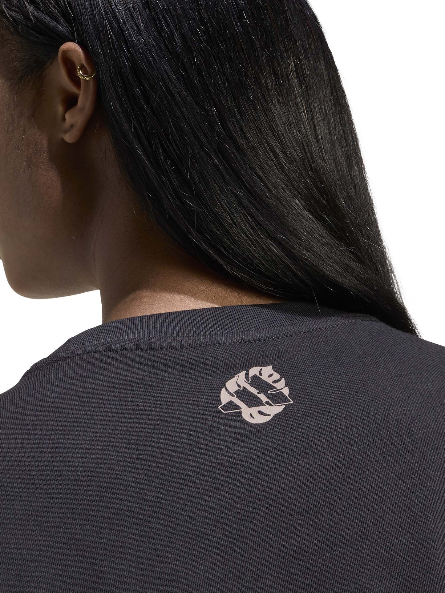 T-shirt Animal Graphic Adidas da donna nera con stampa moderna